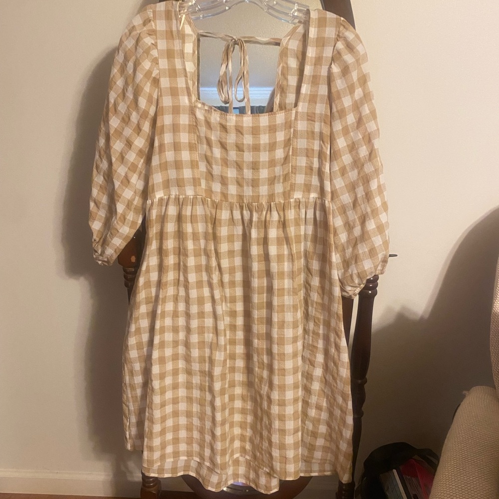 Beige Gingham Puff-Sleeve Dress